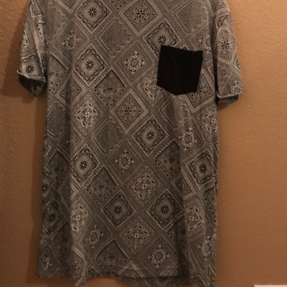 Short sleeve tee