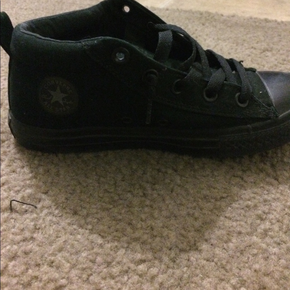 Converse - Picture 2 of 4