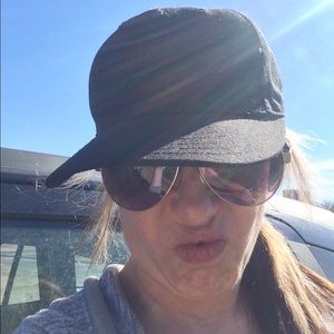 Meet your Posher, Kindra