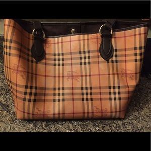 Burberry bag READ DESCRIPTION