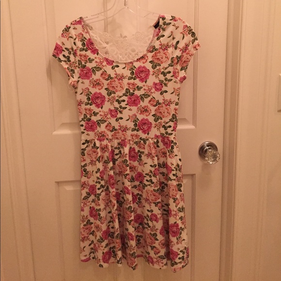 Floral Fit and Flare Dress with Lace Forever 21 - Picture 1 of 4