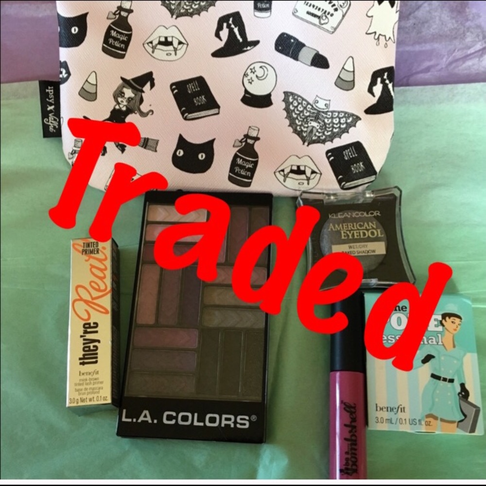Ipsy Eye Bundle Bag