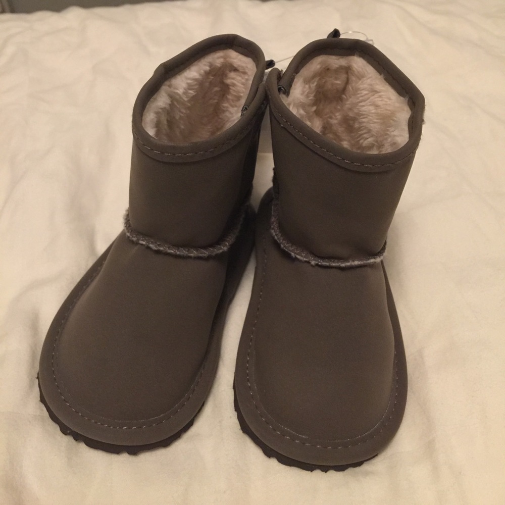 Baby gap boots size 12-18 months