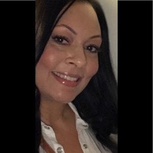Meet your Posher, Aprille