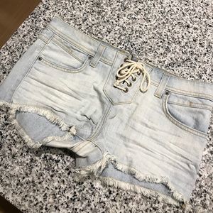 CARMAR lace-up shorts in light denim