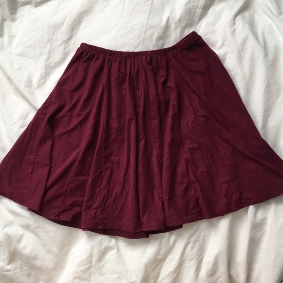 Brandy Melville Maroon Suede Skirt - Picture 2 of 2
