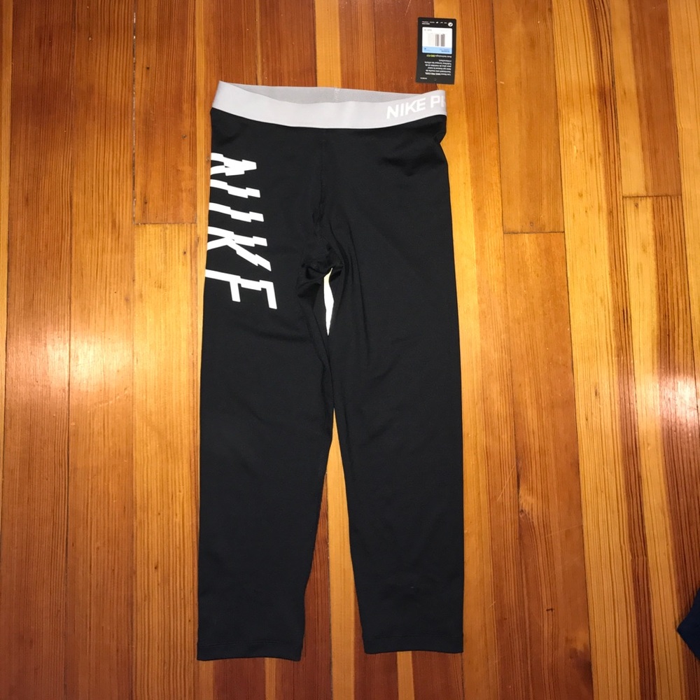 Nike DriFit CROP Leggings