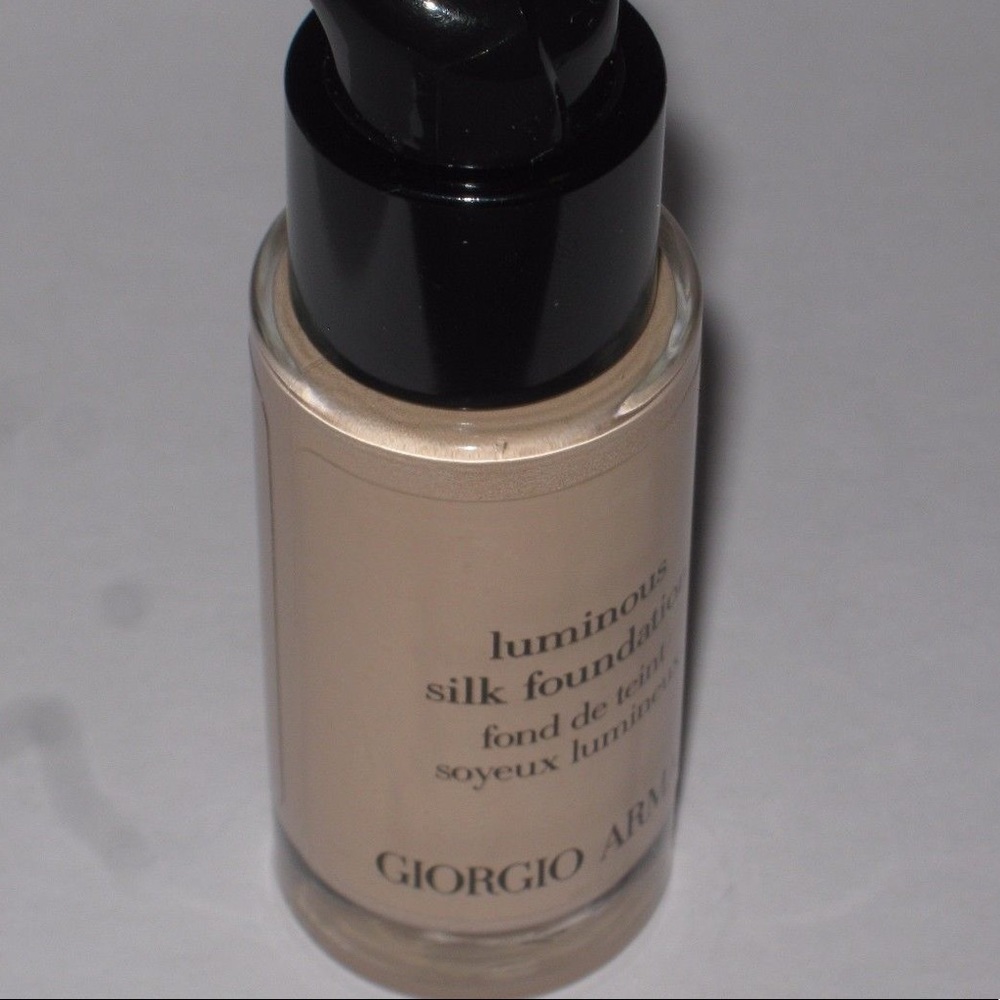 Giorgio Armani Luminous Silk Foundation