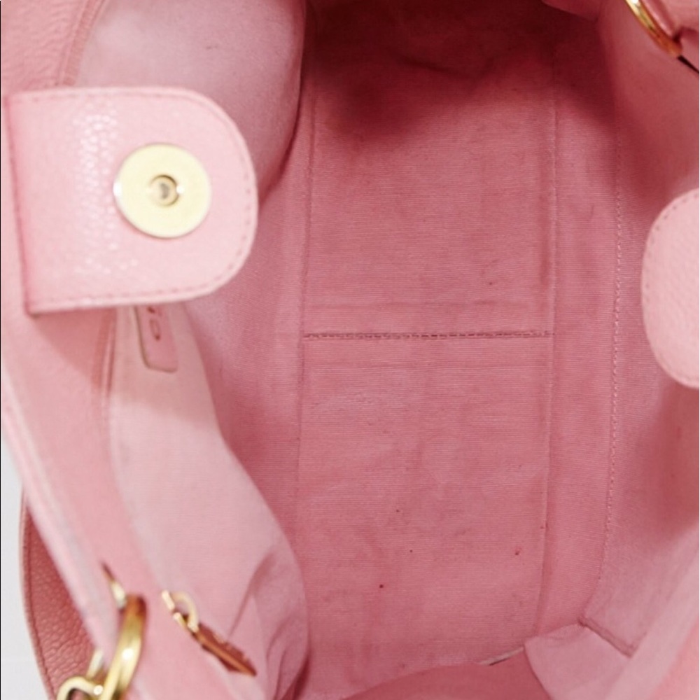SOLD SOLD SOLD Auth Chanel petite shopper - Picture 5 of 8