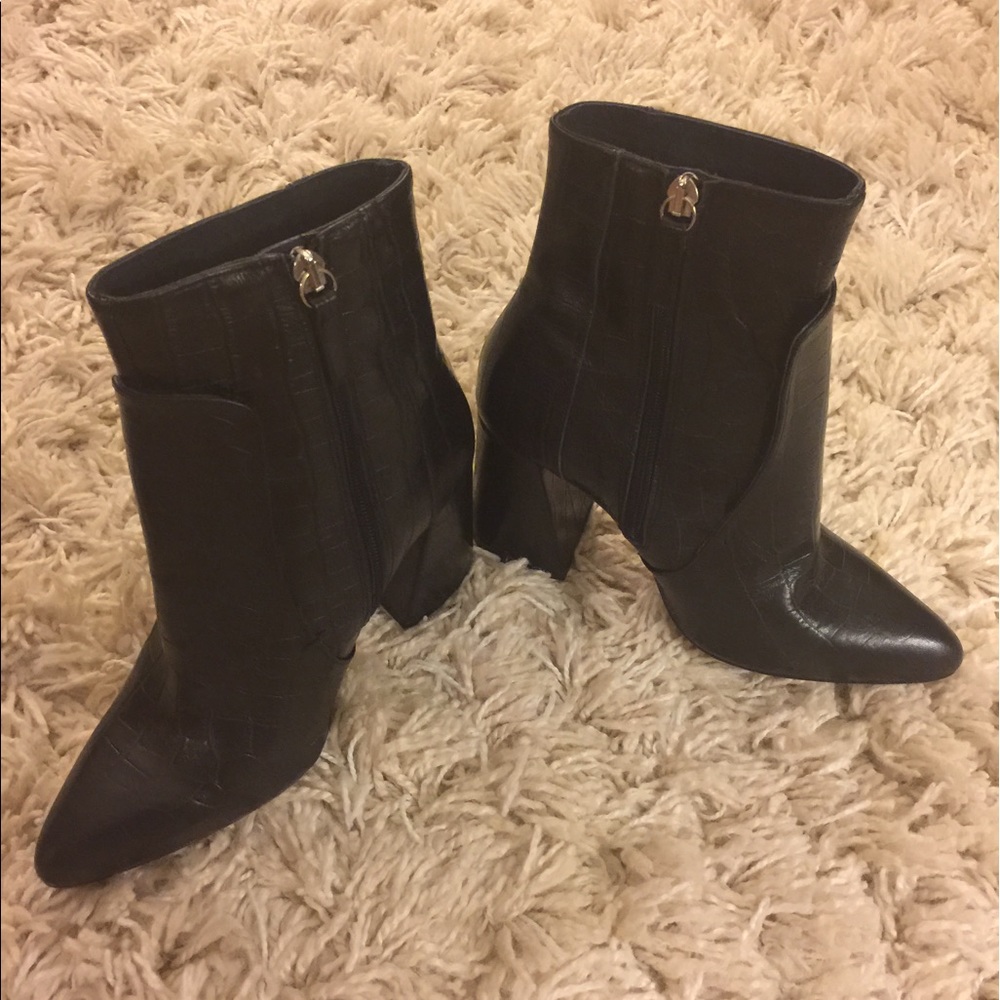 New never worn Topshop booties