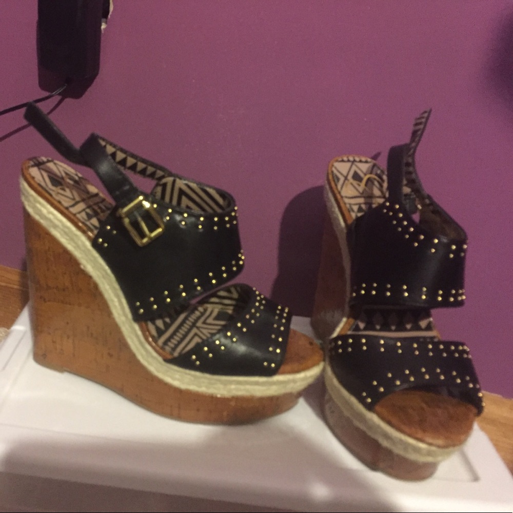 Jessica Simpson Wedges