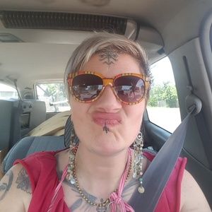 Meet your Posher, Annie