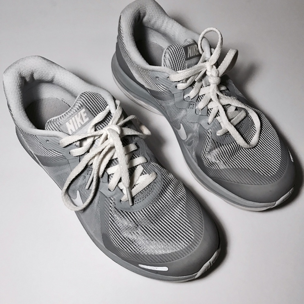 NIKE Grey Dual Fusion Athletic Shoes