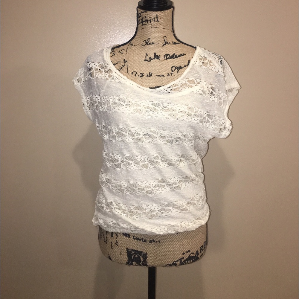 Lace short sleeved shirt