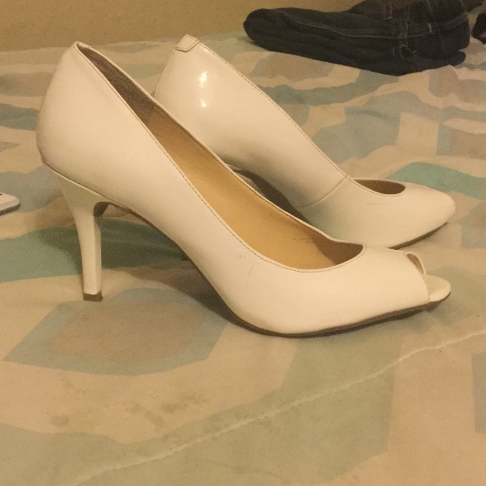White peep toe heels