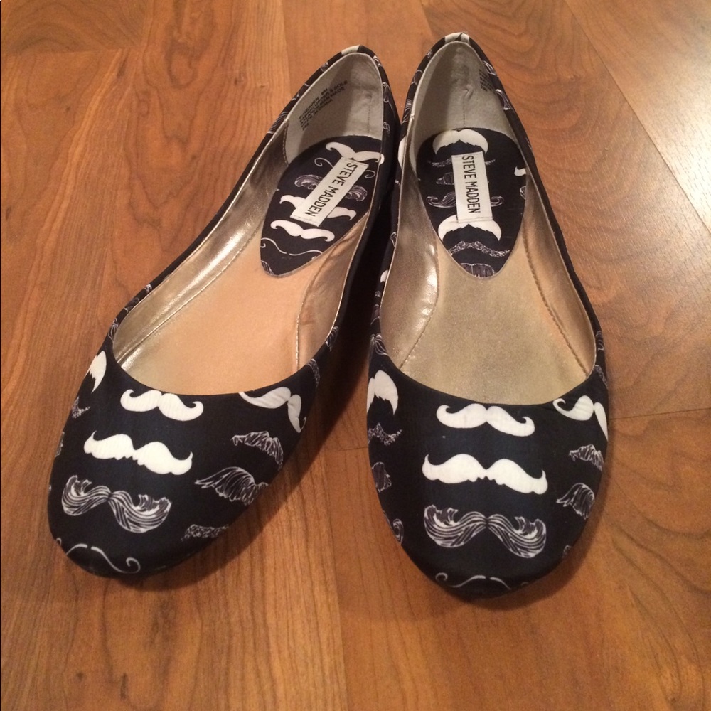 MUSTACHE pattern Steve Madden flat Sz.9