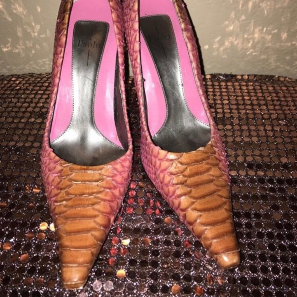 Soft leather pink snake print heels very pretty