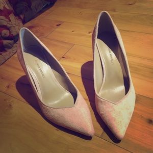 Banana Republic light pink pumps SIZE 6