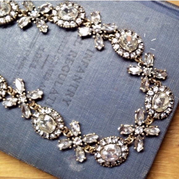 Jewelry | Crystal xoxo necklace - Picture 3 of 4