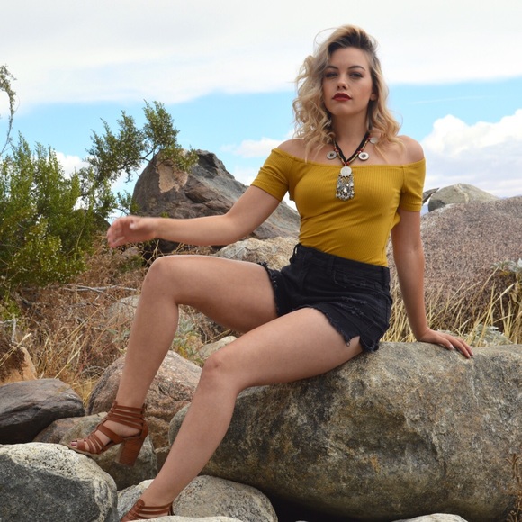 Off the shoulder Mustard Bodysuit - Picture 3 of 6