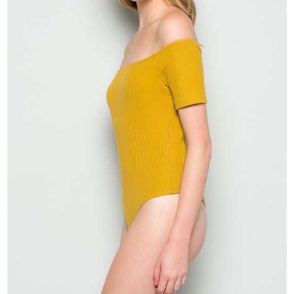 Off the shoulder Mustard Bodysuit - Picture 4 of 6