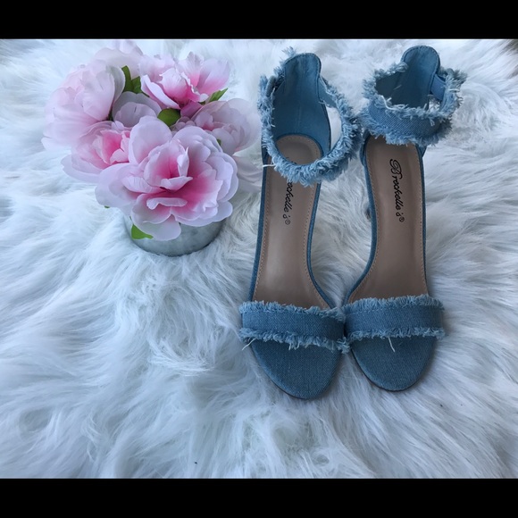 Denim heels - Picture 2 of 3
