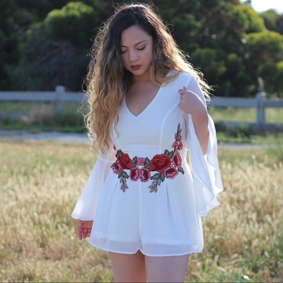 💗ONLY 1 LEFT💗 Rose Embroidered White Romper - Picture 4 of 7