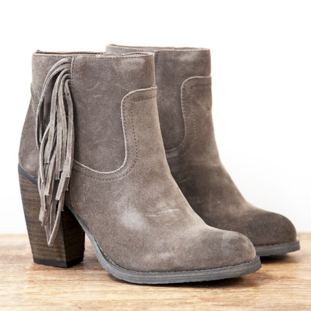 Boho Cascading Fringe Distressed Western Booties - Picture 3 of 4