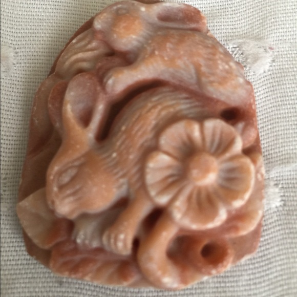Women’s Jade "Nephrite" Rabbit Amulet Feng Shui - Picture 2 of 4