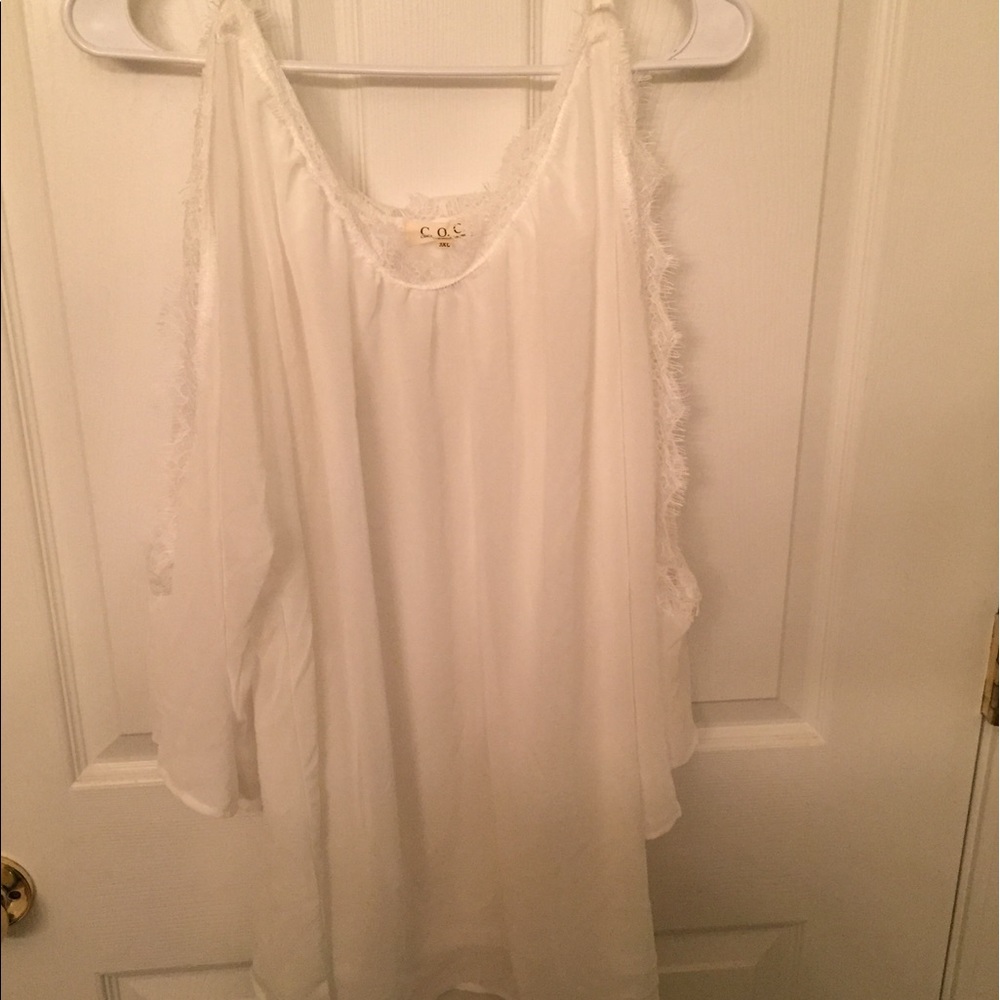 Beautiful Lacey/fringe blouse.