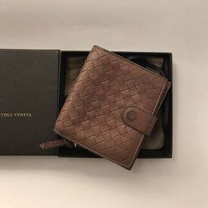 🎈SOLD🎈BOTTEGA VENETA Classic Bi-Fold Wallet