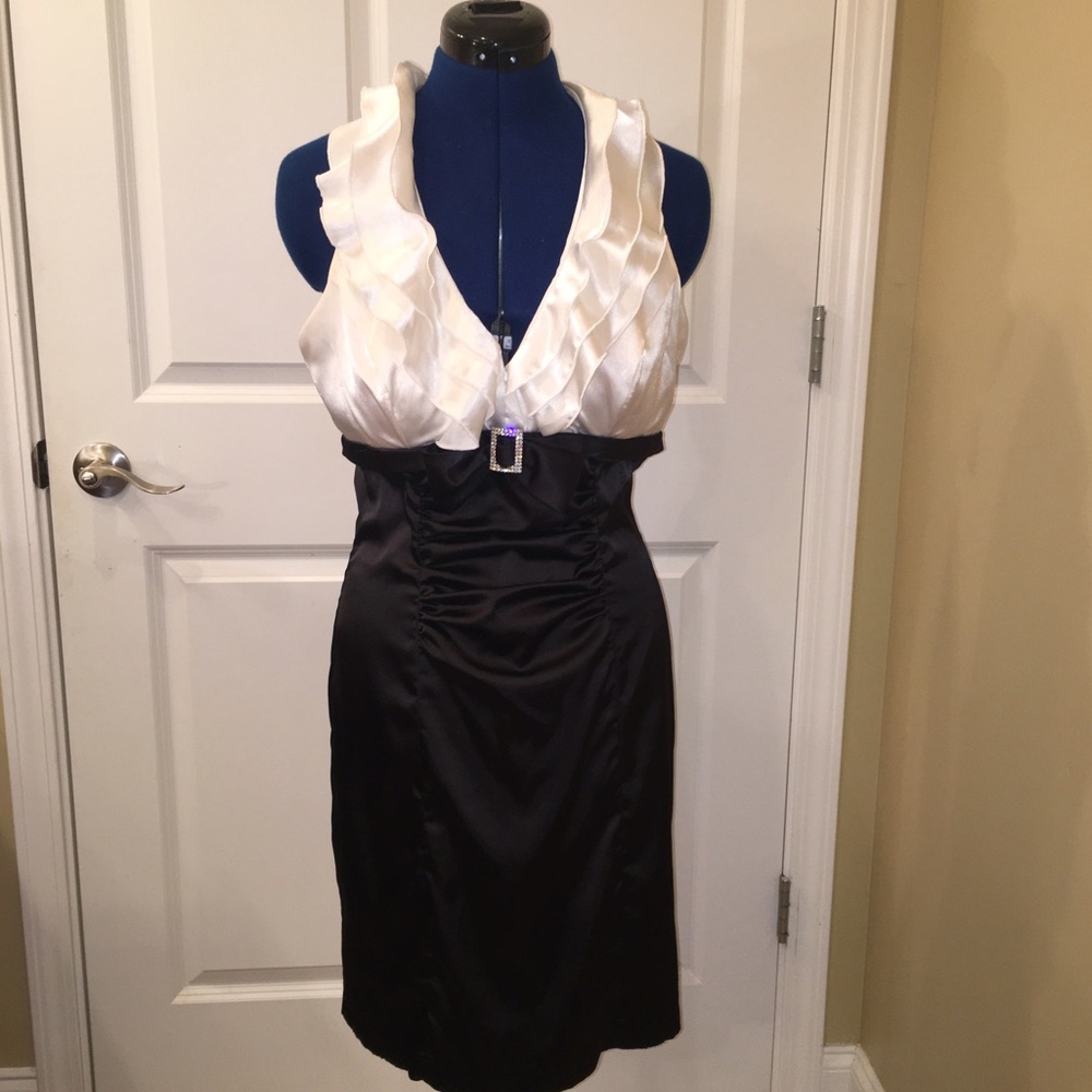 Gorgeous Black & White Formal Dress Size 11/12