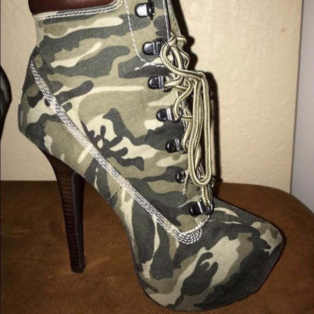 Vintage army boots brand new⭐️🌟⭐️