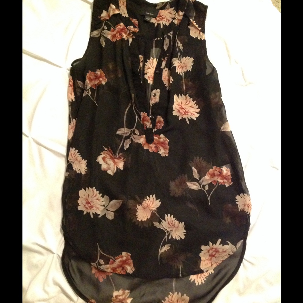 Beautiful Floral Blouse - Picture 1 of 2
