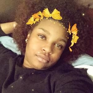 Meet your Posher, Roneisha