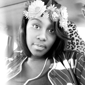 Meet your Posher, Dee