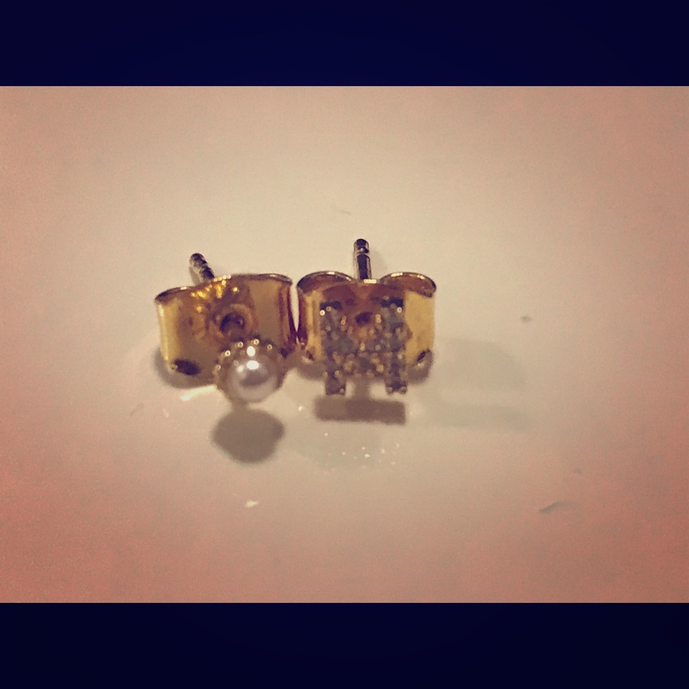 Pearl and M stud earrings from anthropoligie