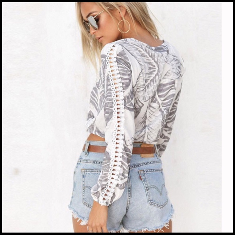 Lace-Up Crop Top - Picture 5 of 6