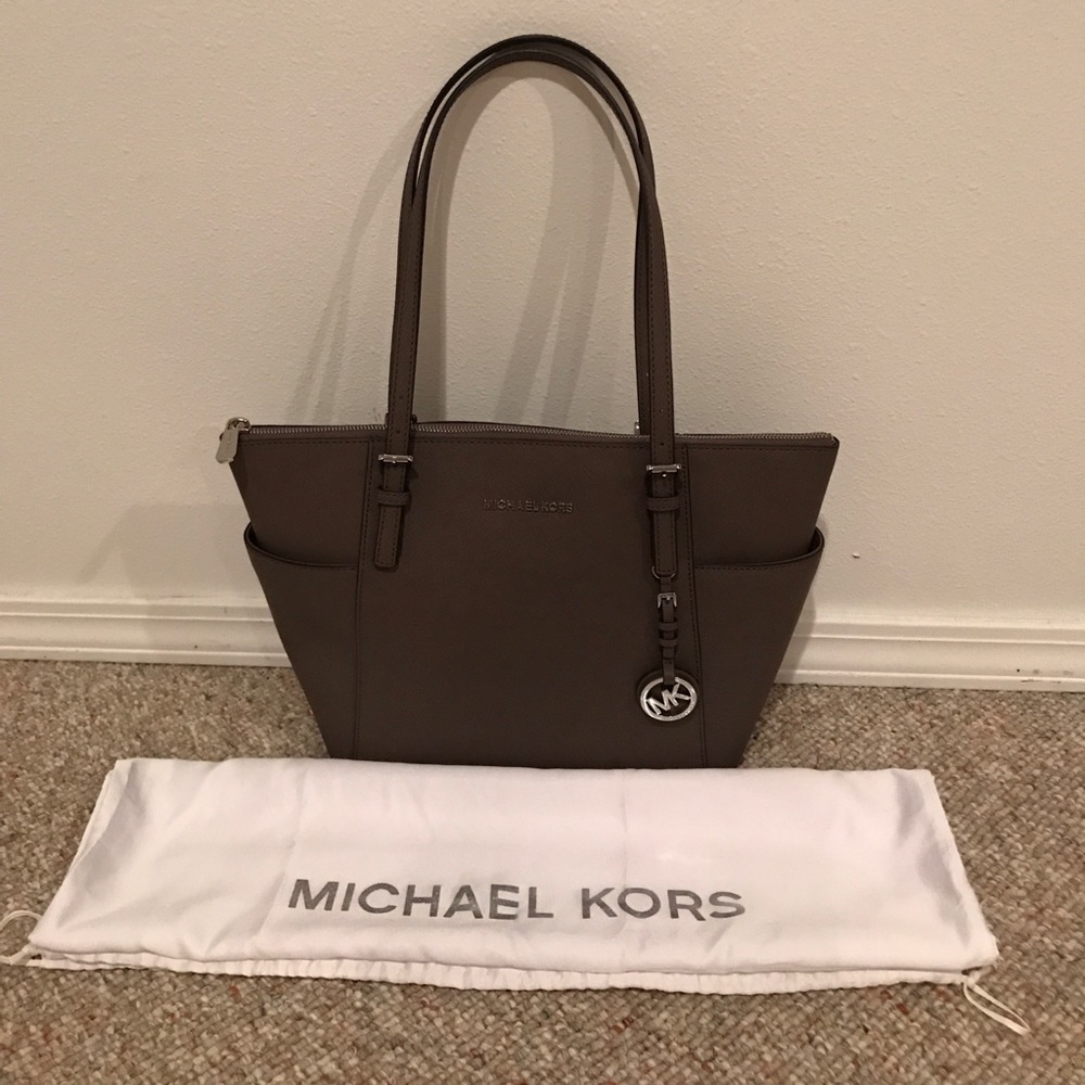 Like new Michael Kors large jet-set handbag