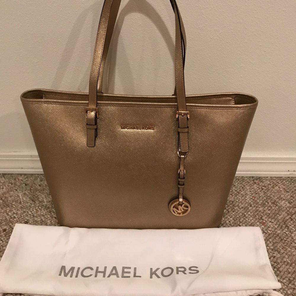Like new Michael Kors Jet-Set leather tote