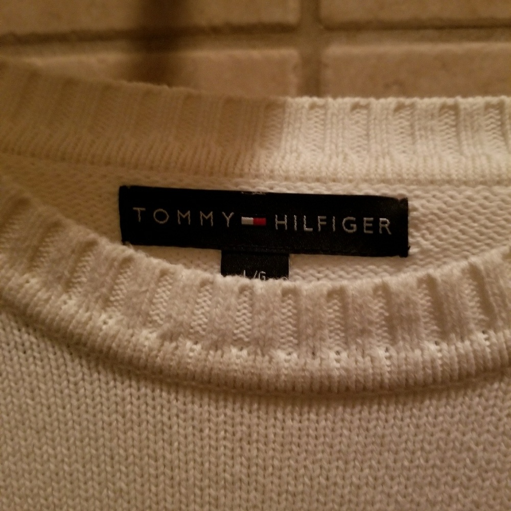 Large Tommy Hilfiger Sweater.