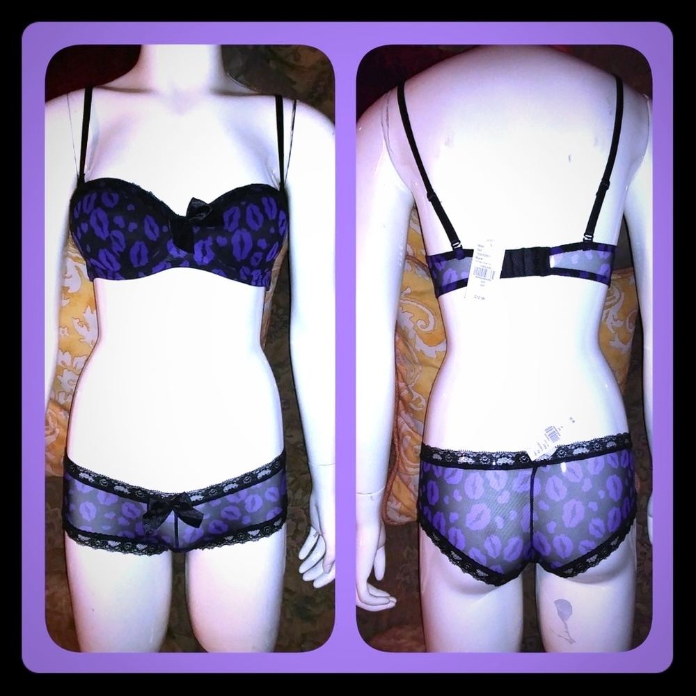 Hot lips print underwire balconette bra and panty
