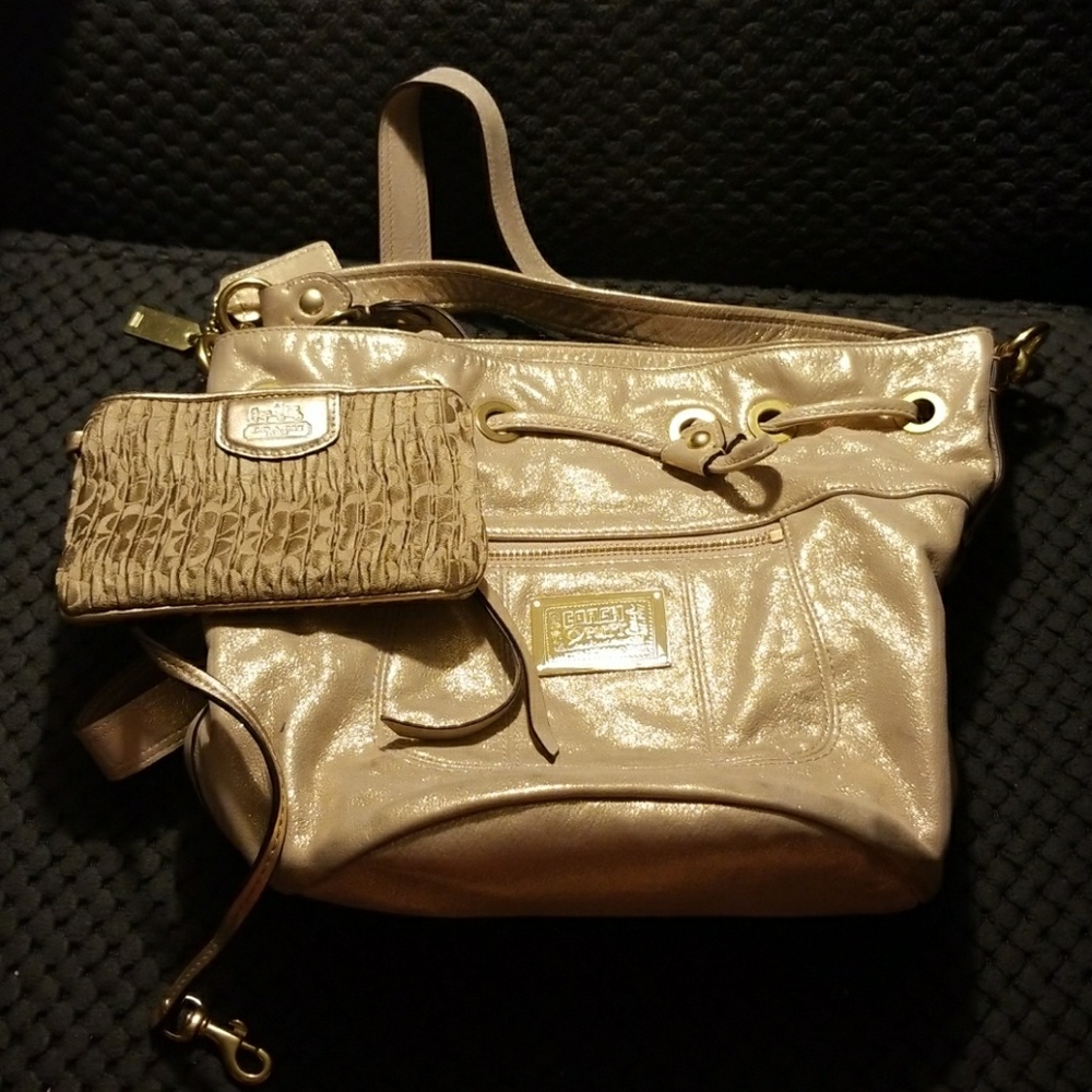Coach set $30
