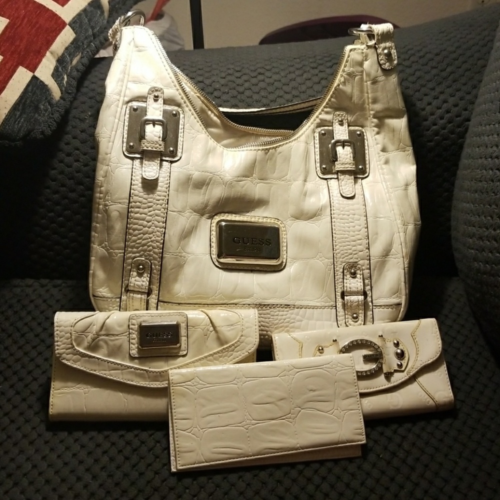 Guess white set 12