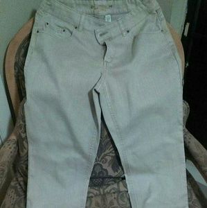 Women's 0.5 khaki colored skinny jeans by Chico's
