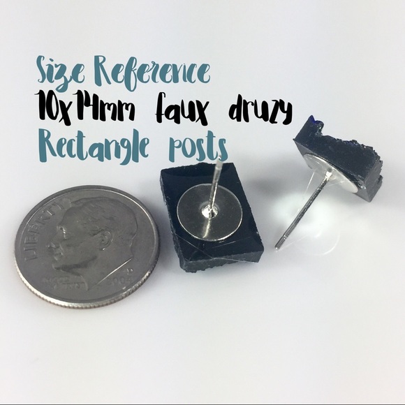 3 for 15🎀 Grey faux druzy rectangular studs - Picture 4 of 5