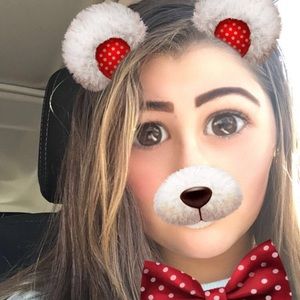 Meet your Posher, Caroline