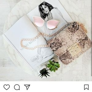 Meet your Posher, Valentina