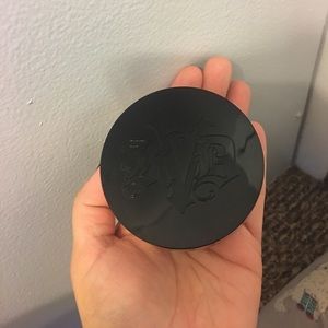 Kat Von D lock it setting powder