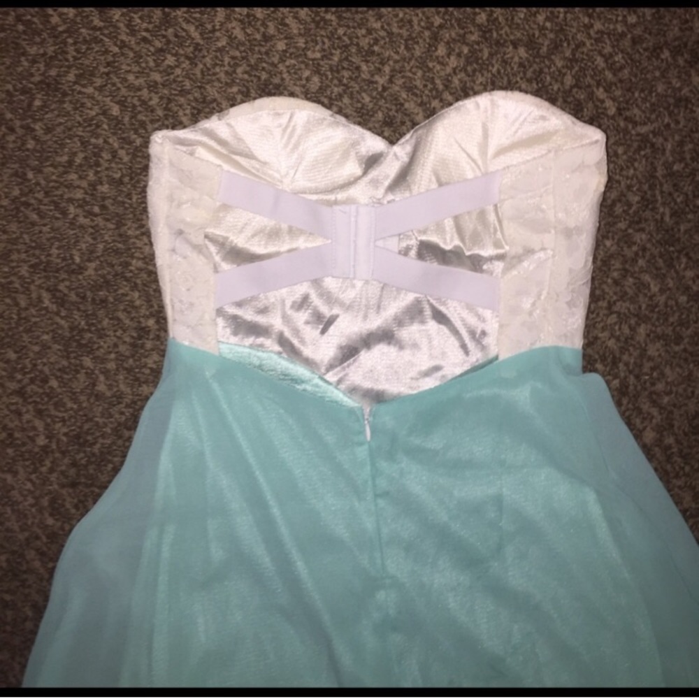 Size small white:real strapless dress